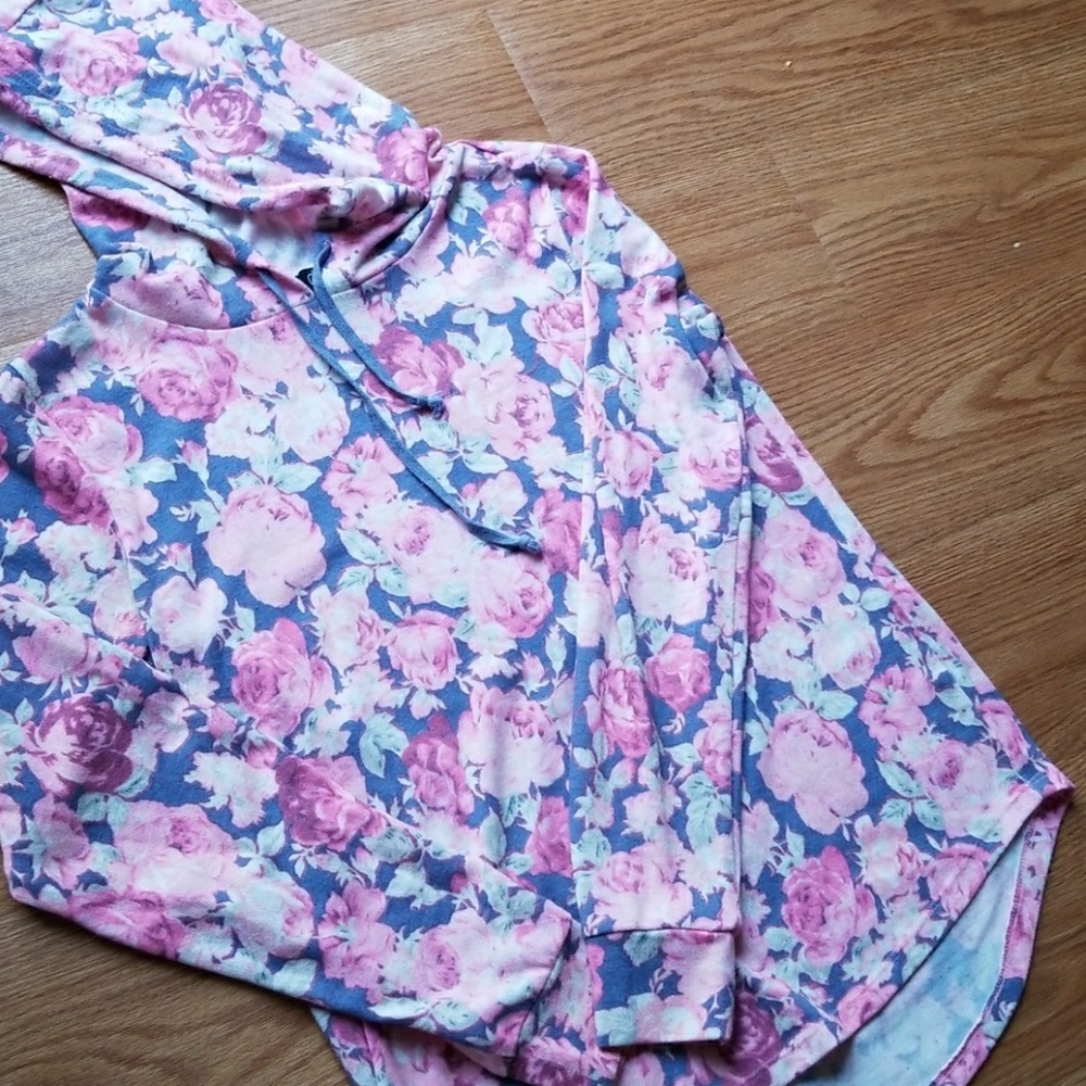 Hooded long sleeve tee